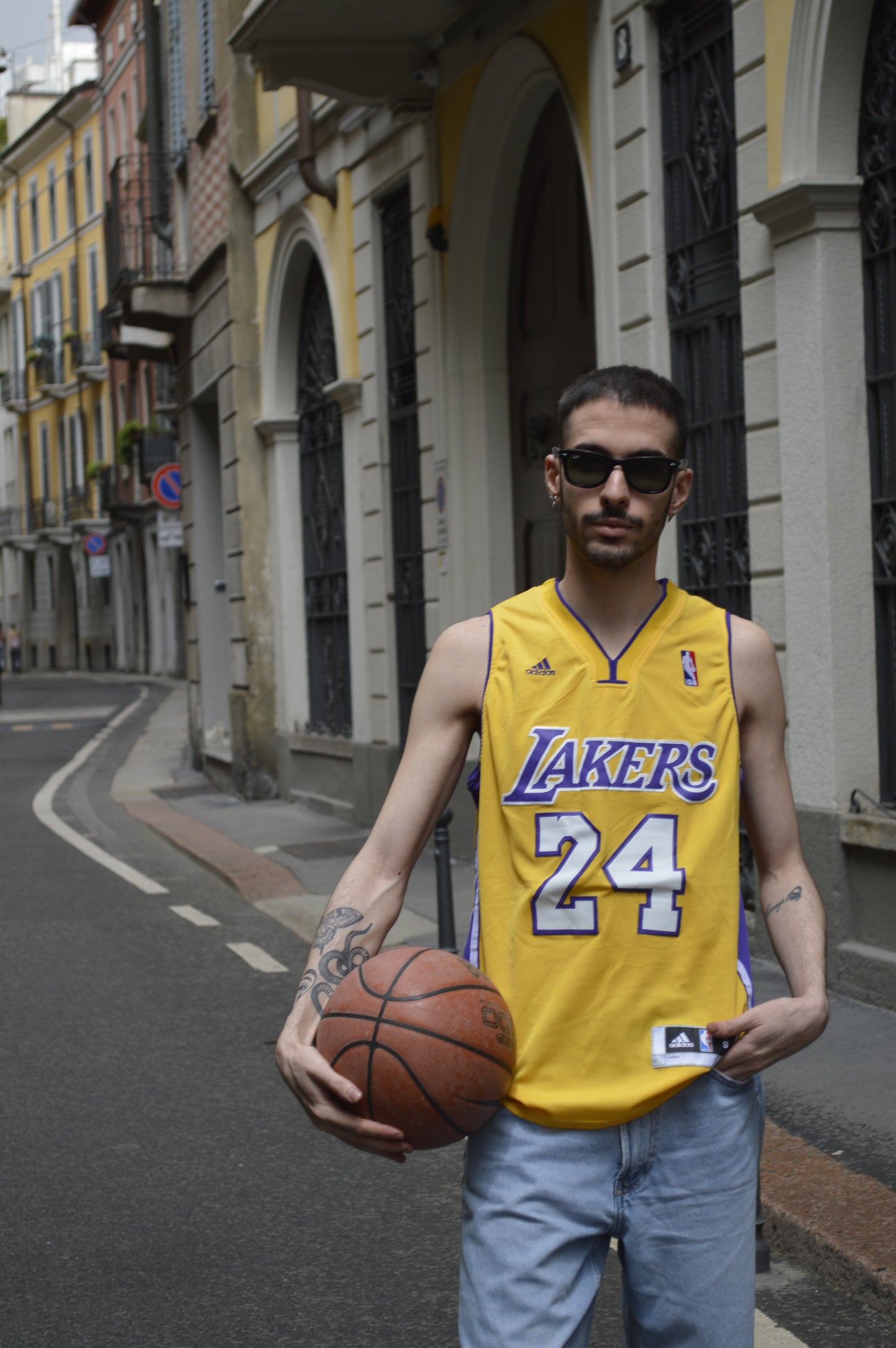 LAKERS JERSEY