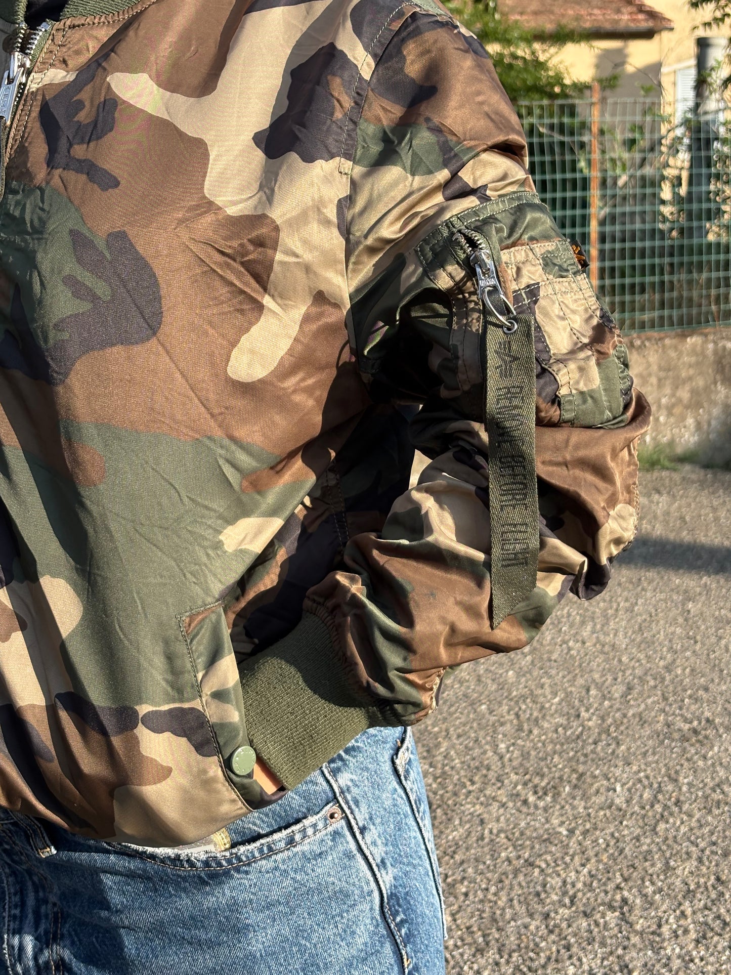 BOMBER ALPHA INDUSTRIES