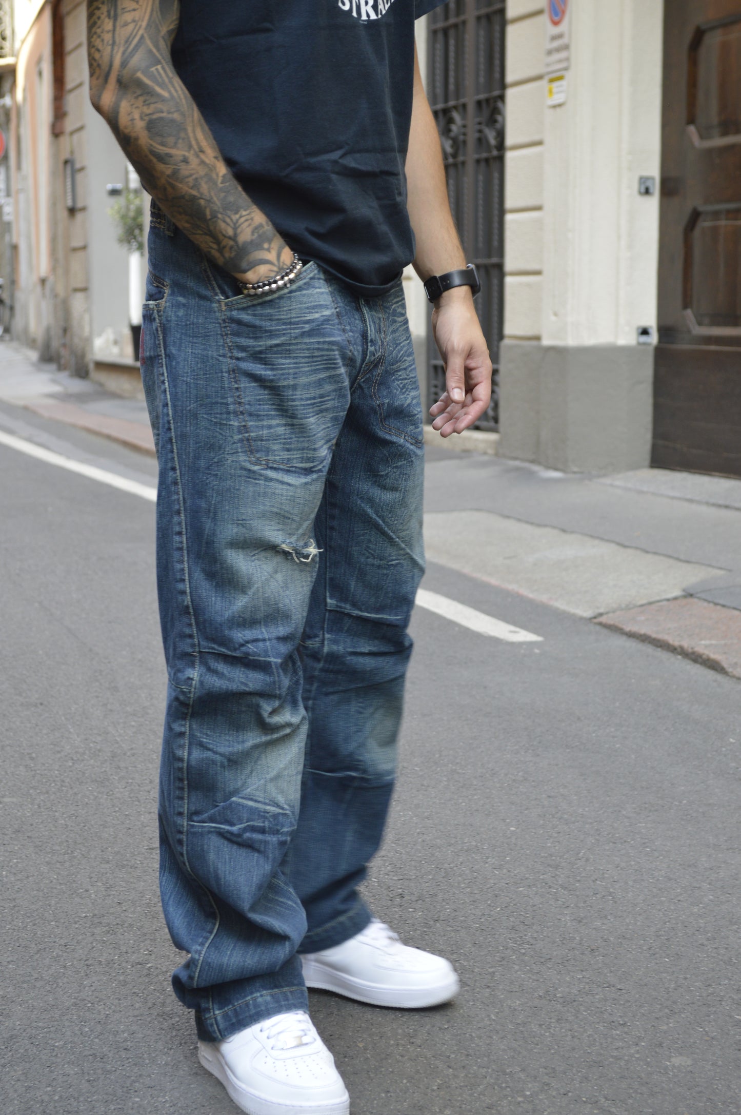 DARK WASH DENIM